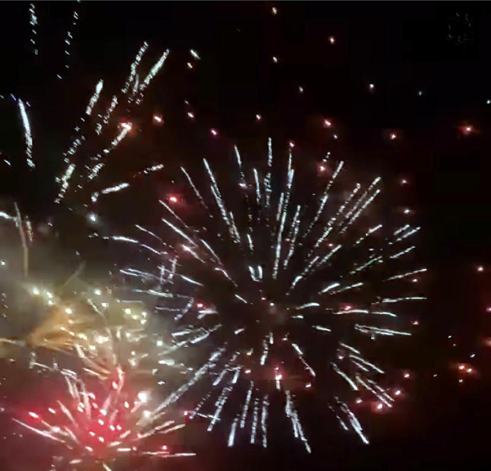 Magnifique feu d’artifice le 14-Juillet