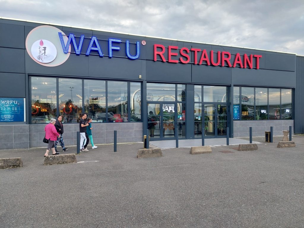 Ouvert depuis le début de l'année 2023, le restaurant Wafu situé à côté de Cora à Dreux, attire de plus en plus de gourmands avec son concept à volonté.